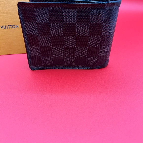 Authentic Louis Vuitton Black Checkered Key & Card Holder - Picture 3 of 10